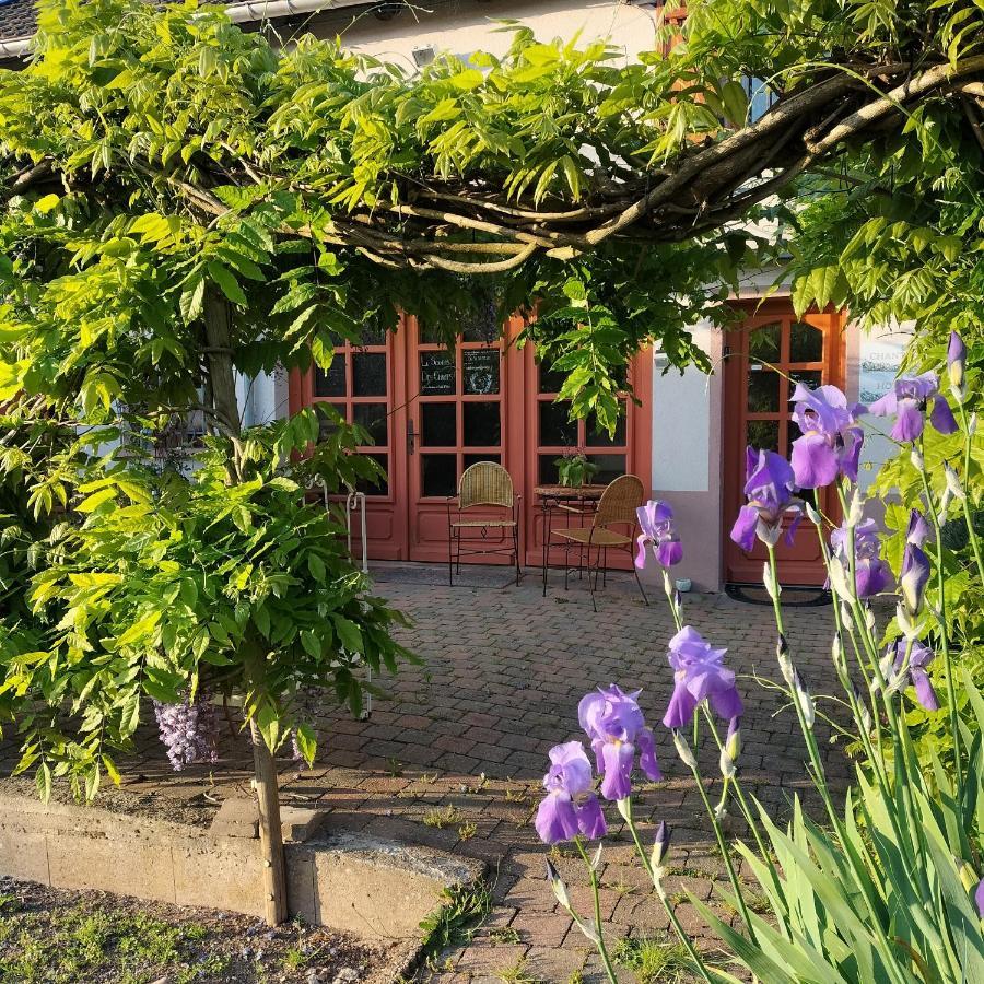 Ferienwohnung Les Capucines La Souris Des Champs Étival-Clairefontaine Exterior foto